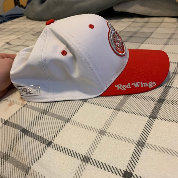 Detroit Red Wings Century Hat - Picture 3 of 3